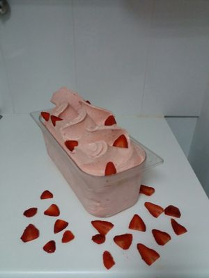Besides Vegan, this Strawberry Gelato is also sugar-free (made with stevia). at Italian Freddo in Albufeira