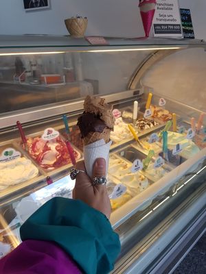 Peanut butter sugar free and chocolate gelato at Italian Freddo in Albufeira