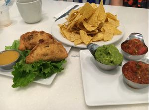 yummy appetisers- we highly recommend the yummy samosas with mango dip at Ananda Fuara in San Francisco