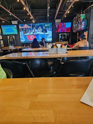  at 33 Taps in Los Angeles