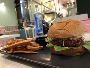 Quinoa/beet burger at La JunGla in Valencia