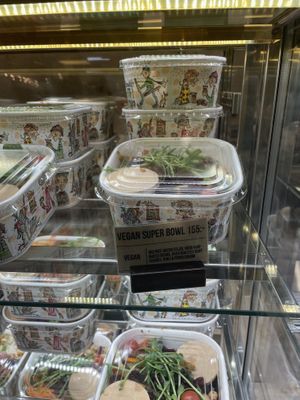 Vegan salad bowl  at ARN - RC Chocolat - T5 in Stockholm