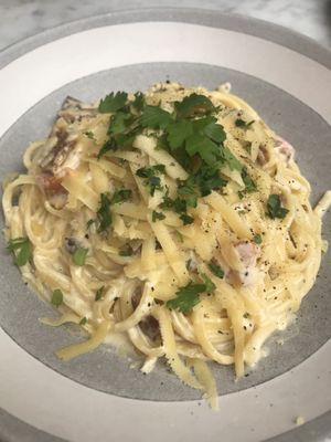 The queen: carbonara 😍 at Spritz in Antwerpen