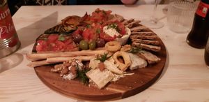 Vegan cheese table at Spritz in Antwerpen