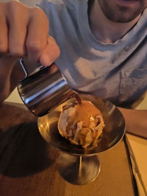 Gelato nocciola affogato al caffè at Spritz in Antwerpen