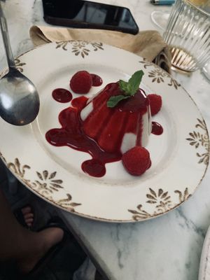 Panna cotta at Spritz in Antwerpen
