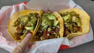Three Sisters (vegan) 🌶️
Roasted butternut squash, black beans, corn pico, pepitas, pickled jalepeño, avocado at Brazos Tacos in Charlottesville