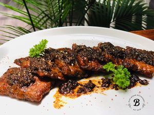 Homemade Panggang Sauce grilled tempeh.
A very authentic Indon style Panggang sauce grilled with local tempeh. Add on one healthy brown rice for your daily meal. at Blue in Penang