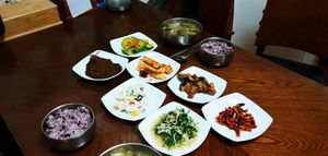 점심 정식 at Pyeonhan Jipbap - 편한집밥 in Busan