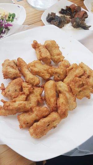 콩치킨 soy chicken at Pyeonhan Jipbap - 편한집밥 in Busan