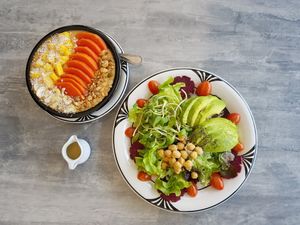 Tropical Papaya Smoothie bowl & Chick Pea Avocado Salad at Nourish in Chiang Mai