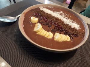 Chocolate smoothie bowl at Nourish in Chiang Mai