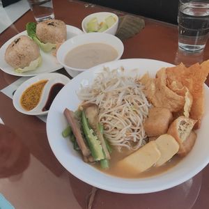 Ordered Onigiri Set and Curry Noodles at NamuL in Kuala Lumpur