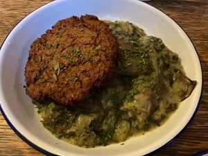 Oyster mushrooms (huuuge!!) in cream spinach sauce with Jerusalem artichoke tocsni (pancake) at Szabad Bisztro in Budapest