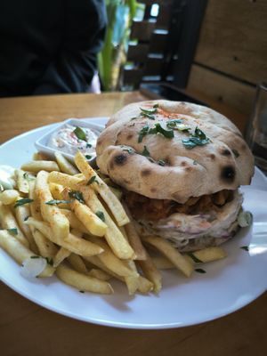 Pull porked burguer at Szabad Bisztro in Budapest
