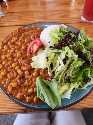 Chickpea tikka massala at Forgó Étterem in Dunabogdany