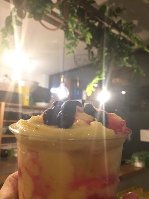 Mayrlin Smoothie Bowl at BOWL.R in Balmain