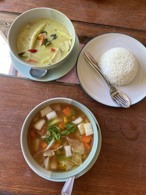 Green Curry with Rice and vegetable soup  #Veganuary at Eve House in Koh Kut