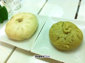 steam buns at Loving Hut in Tokyo