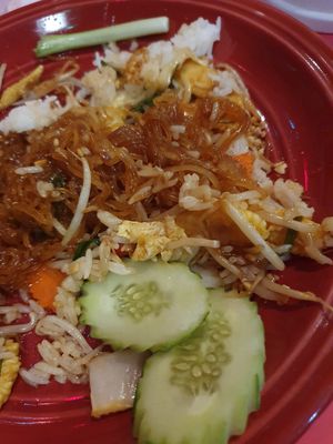 Delicious Pad Thai at Jameji in Koh Lanta