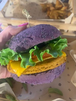 Cheesy cecio burger at Flower Burger in Rimini