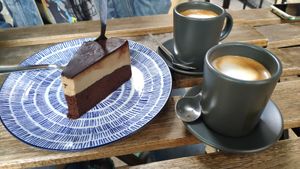Macchiatos and tiramisù brownie cake at Plantmilkyway in Budapest
