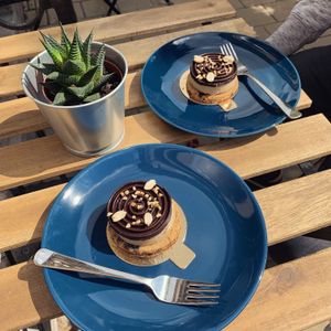 Peanut butter cakes at Plantmilkyway in Budapest