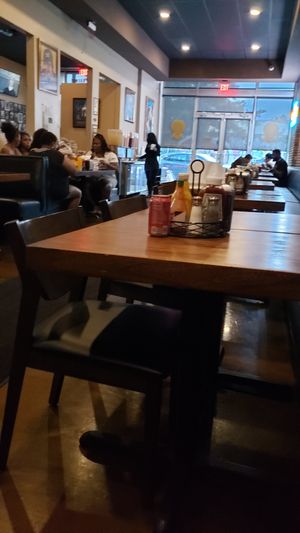 Big dining room at World Famous House of Mac in Miami