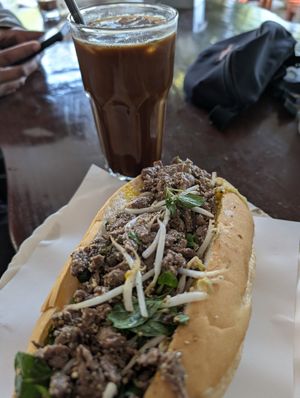 Larp sandwich at Kapphet Vegan in Vang Vieng