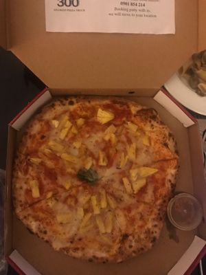 Pineapple and tomato (made to order) at 365 Degrees Pizzeria in Thao Dien