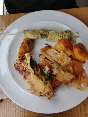 Buffet at DaTerra in Aveiro