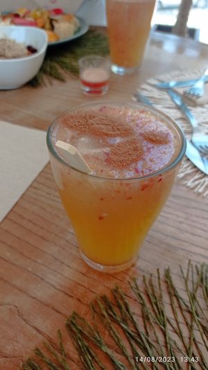🍎 and cinnamon juice 🥤 at DaTerra in Aveiro