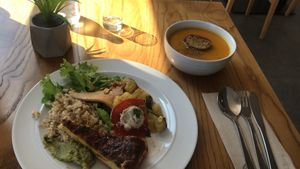 Platos del buffet at DaTerra in Aveiro