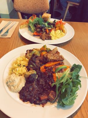 One of the tastiest vegan buffets I have ever got to try 🧡  at DaTerra in Aveiro