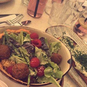 falafel salad with vegan yogurt dressing, couscous and tomato hummus at Kunsthauscafé in Graz