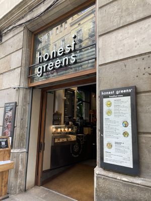 Outside  at Honest Greens - Plaça Catalunya in Barcelona