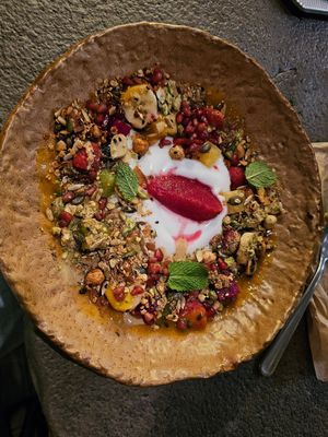 XL Yogurt with fresh fruit at Honest Greens - Plaça Catalunya in Barcelona