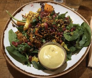 Creamy Curry Garden Bowl at Honest Greens - Plaça Catalunya in Barcelona