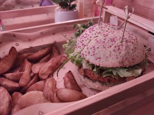 Elf Burgee at Flower Burger in Verona