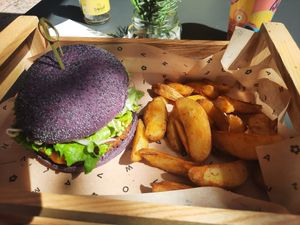  at Flower Burger in Verona