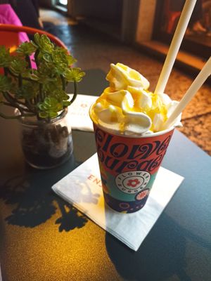Milkshake passion fruit at Flower Burger in Verona