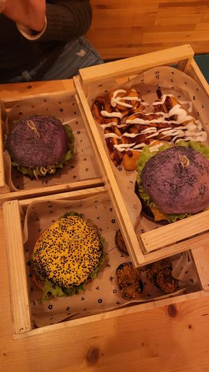  at Flower Burger in Verona