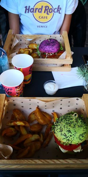  at Flower Burger in Verona