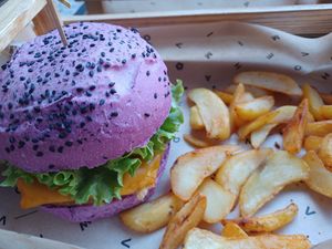  at Flower Burger in Verona