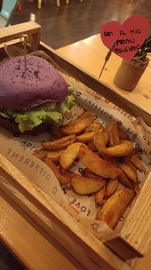 Flower burger at Flower Burger in Verona