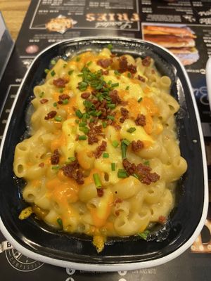 Mac n Cheeze   at VGN Boulevard in Stourbridge