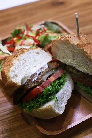  Large portioned burgers  at  Good Samaritan in Qingdao