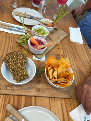 Trio mini hommus, beterraba e guacamole   at Purana in Sao Paulo