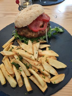 Vegan gourmet burger at Tacoa in Tenerife
