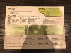 Salad bar options at D-TOX in Algiers